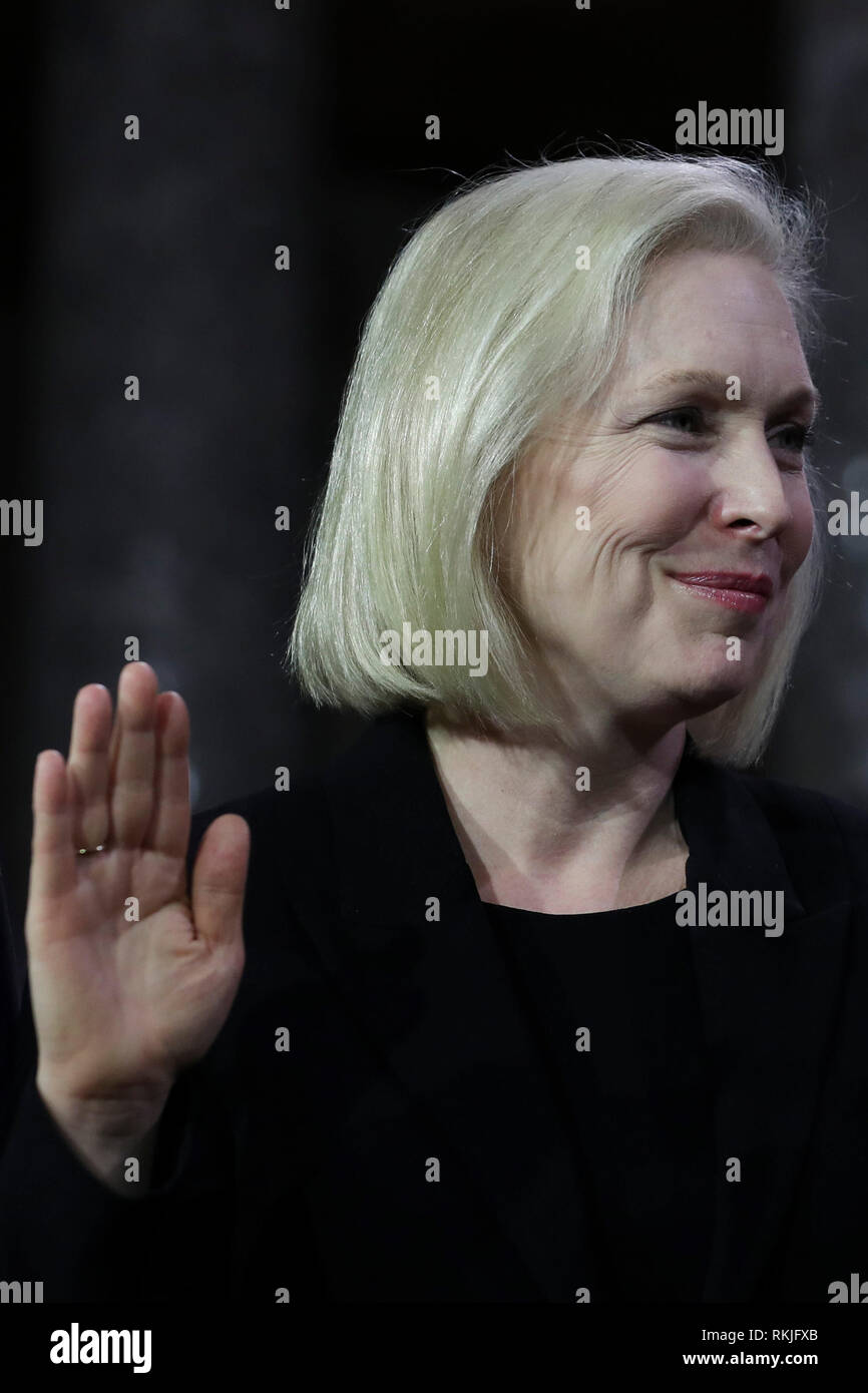 US-Senator Kirsten Gillibrand, Demokrat aus New York, wird von Vice President Mike Pence auf dem Capitol Hill in Washington DC am 3. Januar 2019 vereidigt. Stockfoto