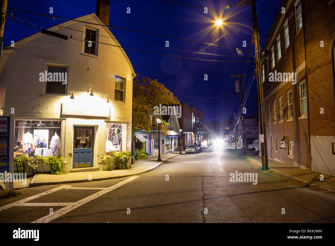 Camden, Maine, Vereinigte Staaten - 23. Oktober 2018: Nacht Blick auf eine kleine touristische Stadt liegt an der Ostküste von Nordamerika. Stockfoto