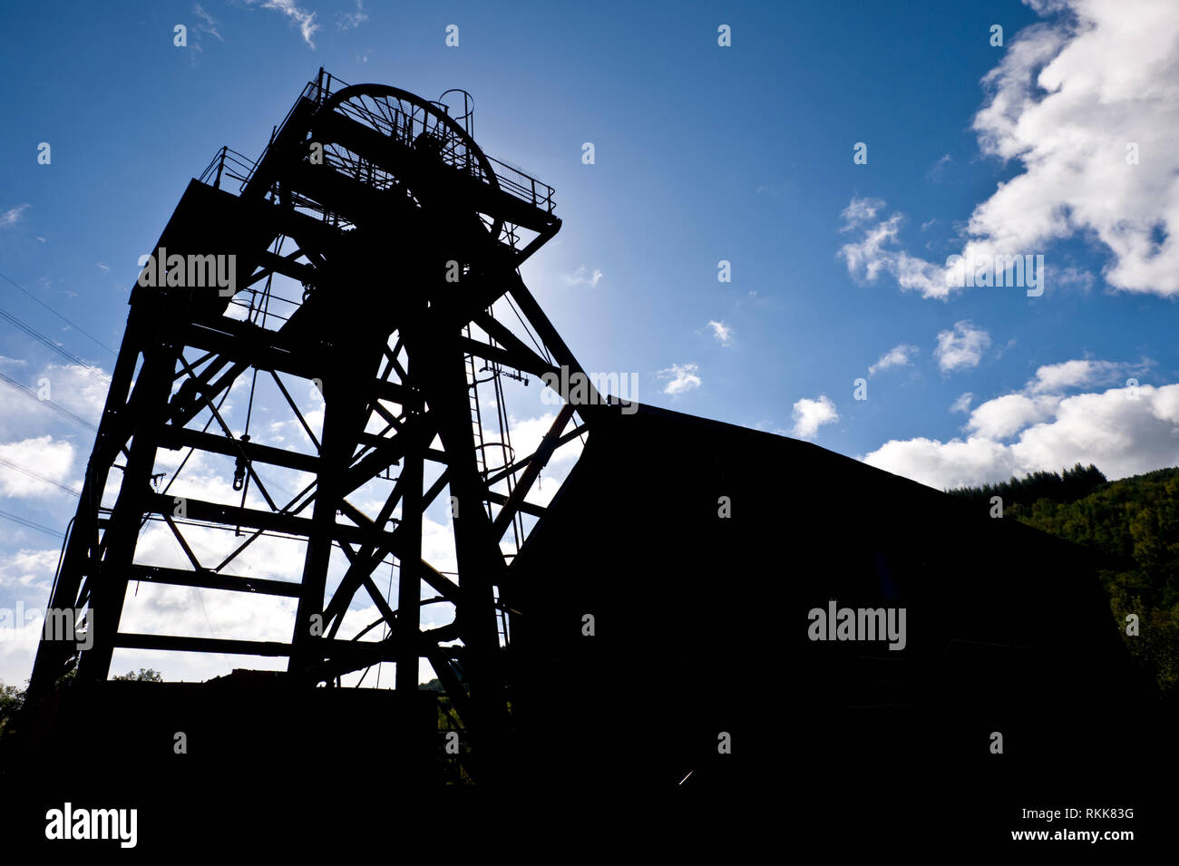 Kopfring und verwinkelten Haus der ehemaligen historischen Tief Coal Mine Hetty Grube der Klasse 1 aufgeführt und geplante Denkmal an Hopkinstown in der Nähe von Pontypridd Glamorgan South Wales UK Stockfoto