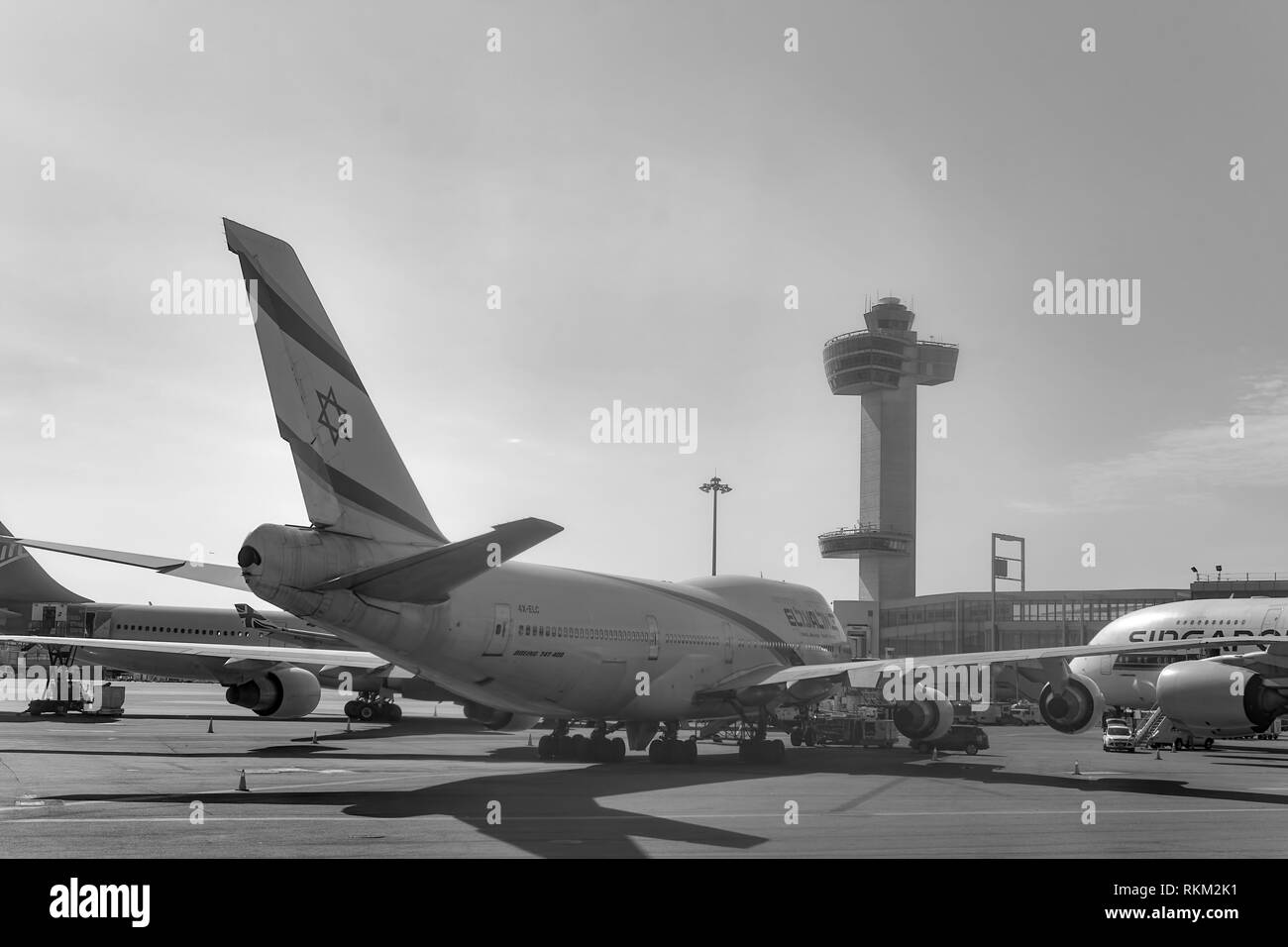 NEW YORK - 22. MÄRZ 2016: El Al Boeing 747 am Flughafen JFK. El Al ist die Fluggesellschaft Israels. Stockfoto