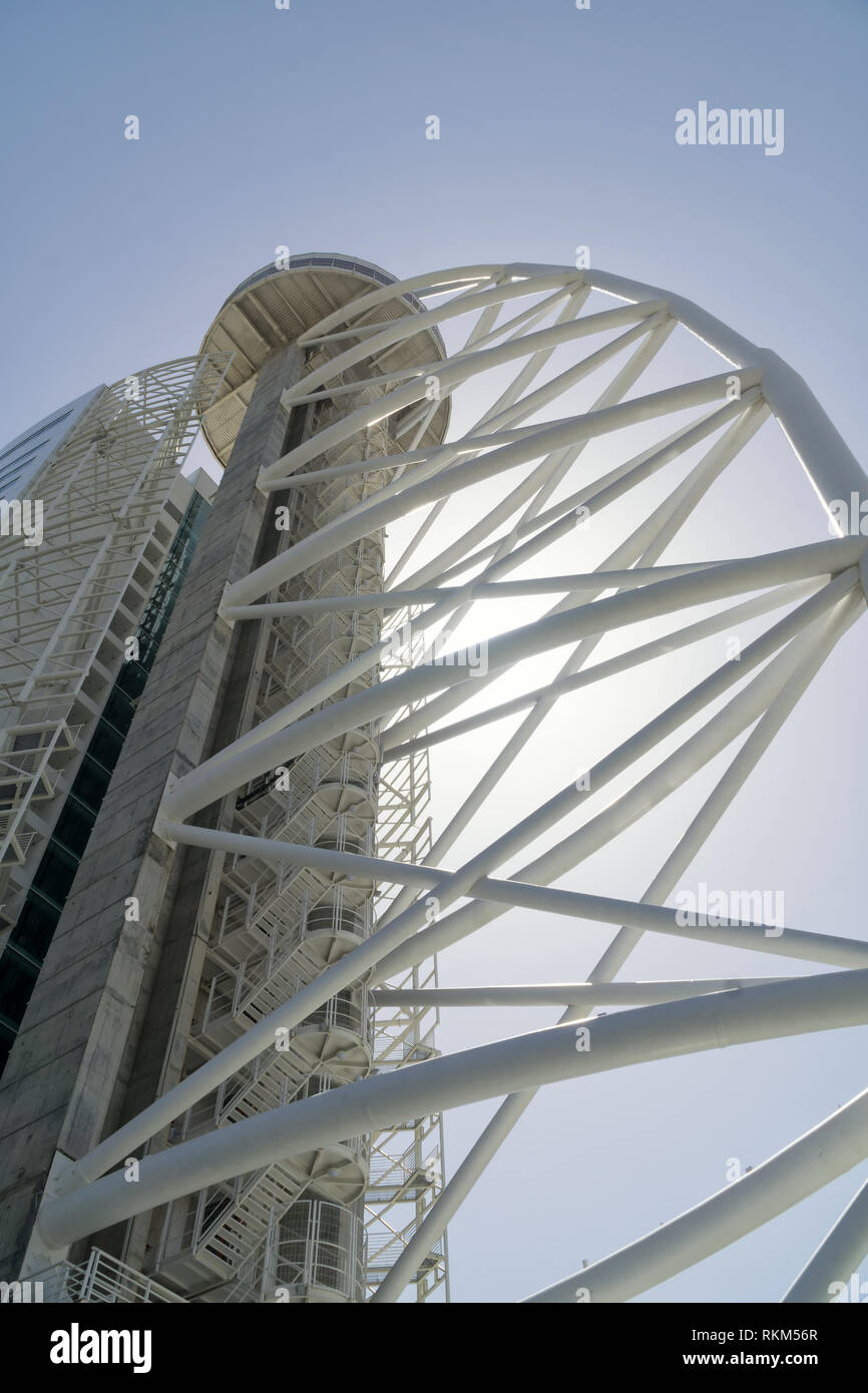 Vasco da Gama Turm im Park der Nationen (Parque das Nacoes) in der Stadt Lissabon in Portugal. Stockfoto