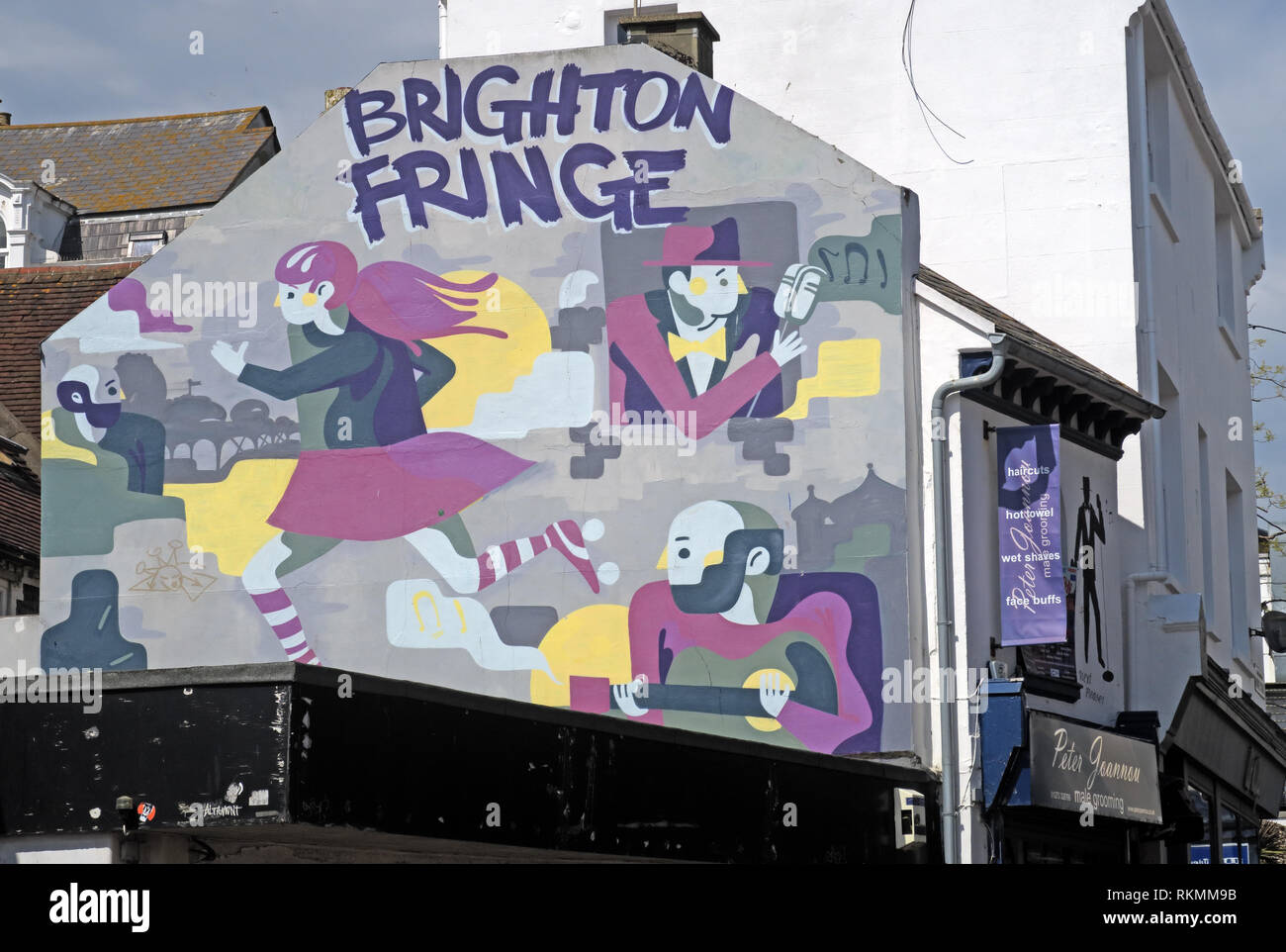 Brighton Fringe Werbung auf Giebel - Ende der Terrasse, Brighton City Centre, East Sussex, England, Großbritannien Stockfoto