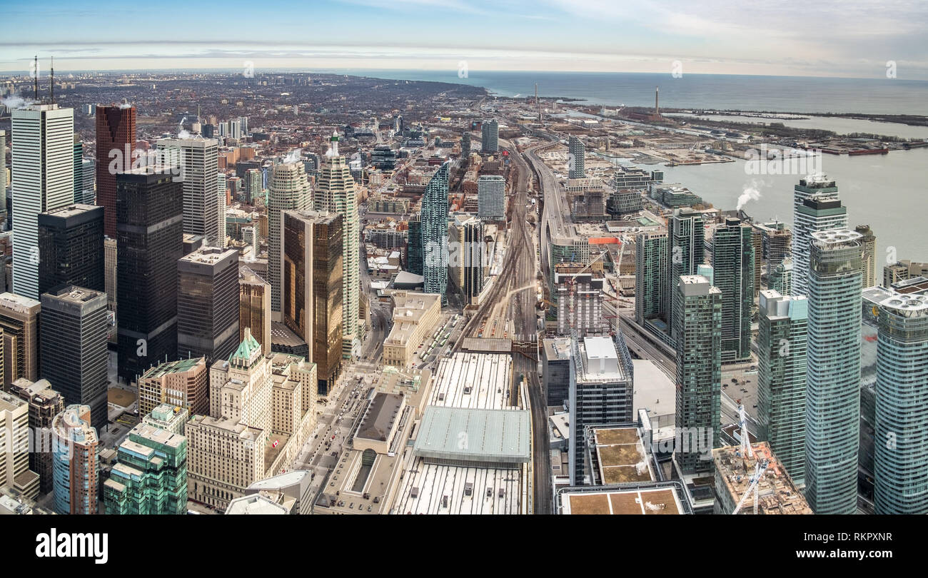 Östliche Sicht von der Spitze des CN Tower. Toronto, Ontario, Kanada. Stockfoto