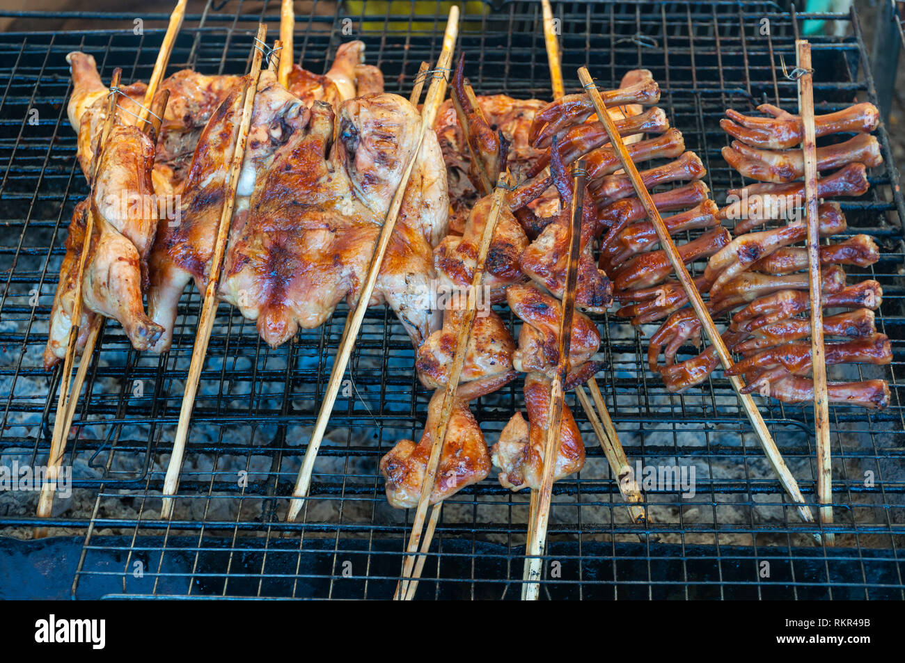Close up Chicken Grill am Herd in der traditionellen Thai Food, Kai-Yang Stockfoto