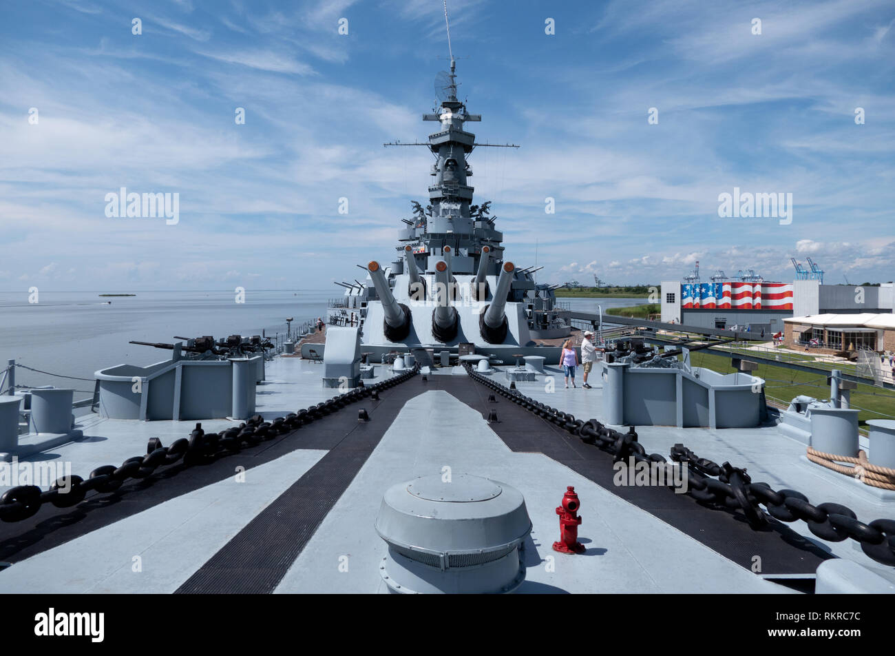 Battleship Memorial Park, eine militärische Geschichte Park und Museum in Mobile, Alabama, USA. Blick auf den South Dakota - Klasse Kriegsschiff USS Alabama, ein Schiff von Th Stockfoto