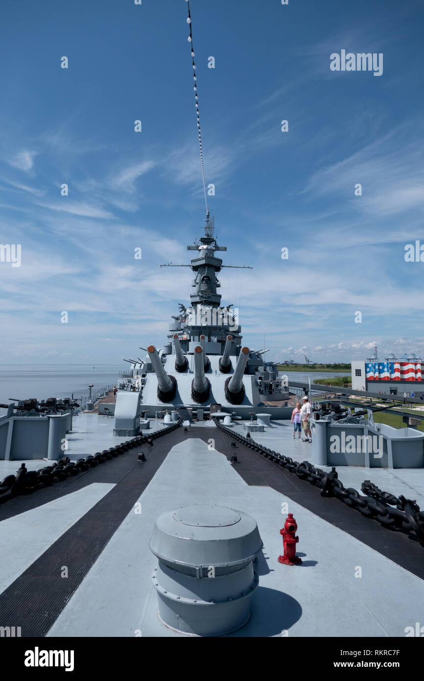 Battleship Memorial Park, eine militärische Geschichte Park und Museum in Mobile, Alabama, USA. Blick auf den South Dakota - Klasse Kriegsschiff USS Alabama, ein Schiff von Th Stockfoto