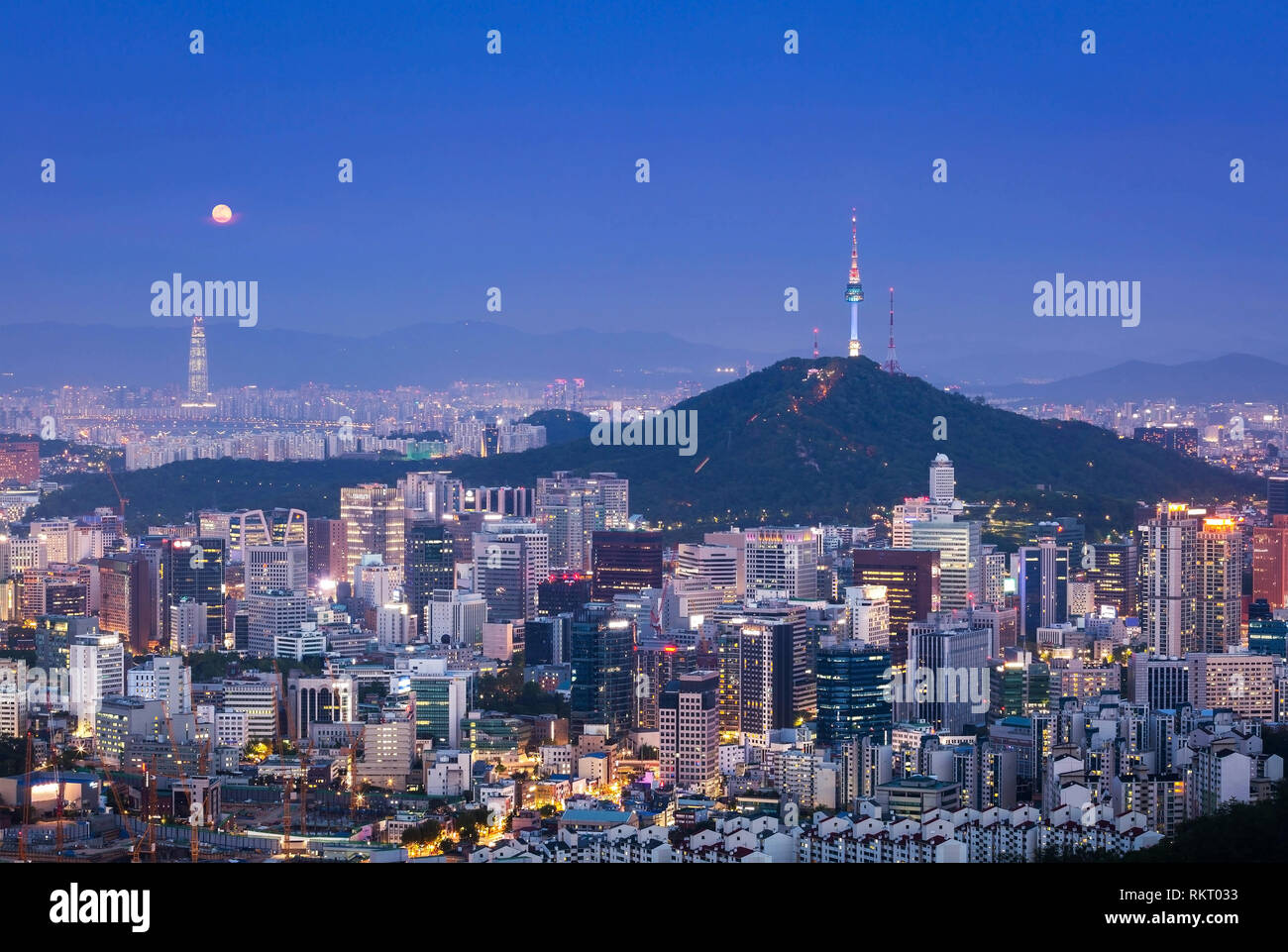 Seoul City Skyline und N Seoul Tower in Südkorea Stockfoto