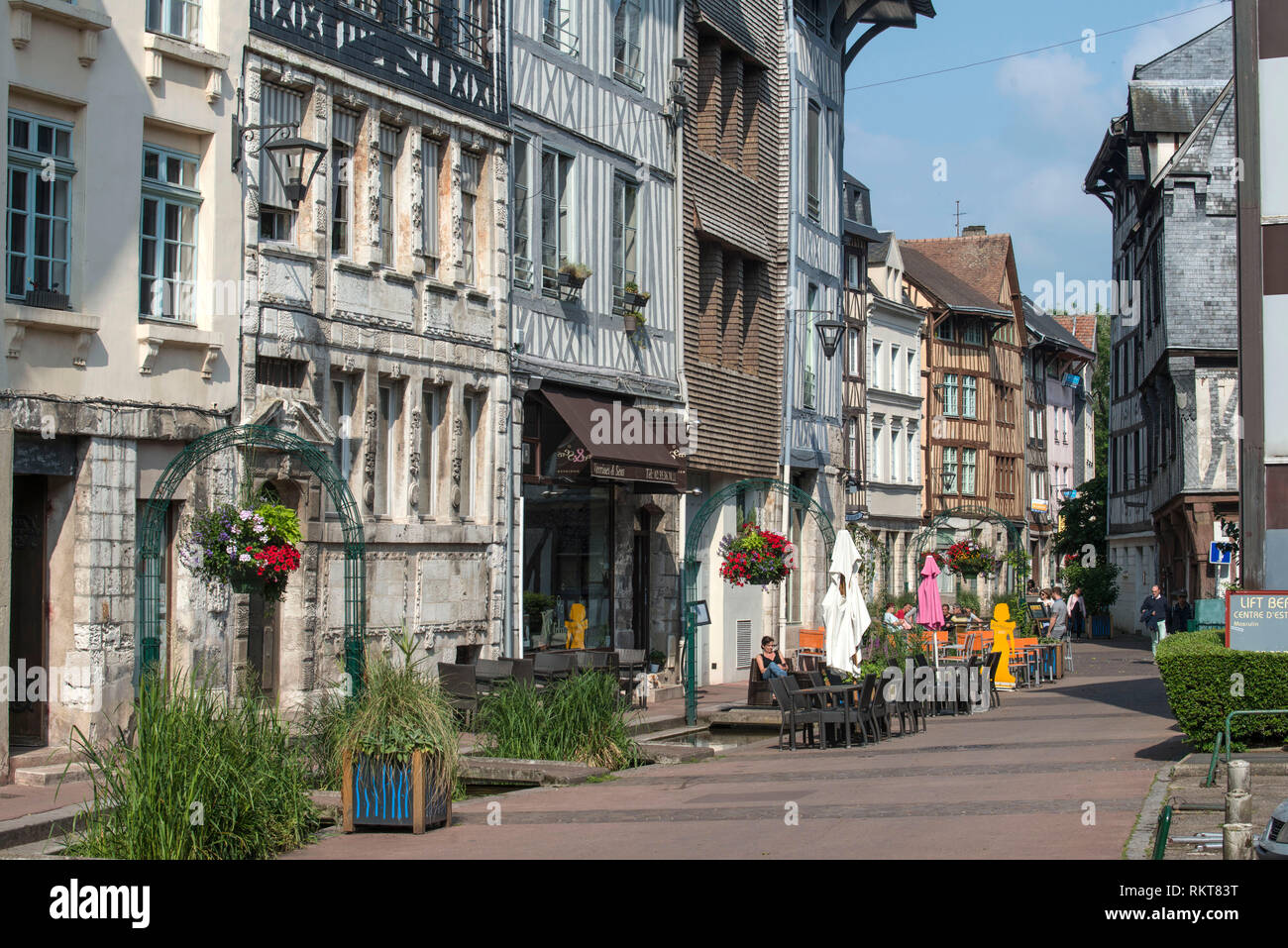 Rouen (Normandie, Frankreich): 'rue Eau-de-Robec" Straße in der Innenstadt *** Local Caption *** Stockfoto