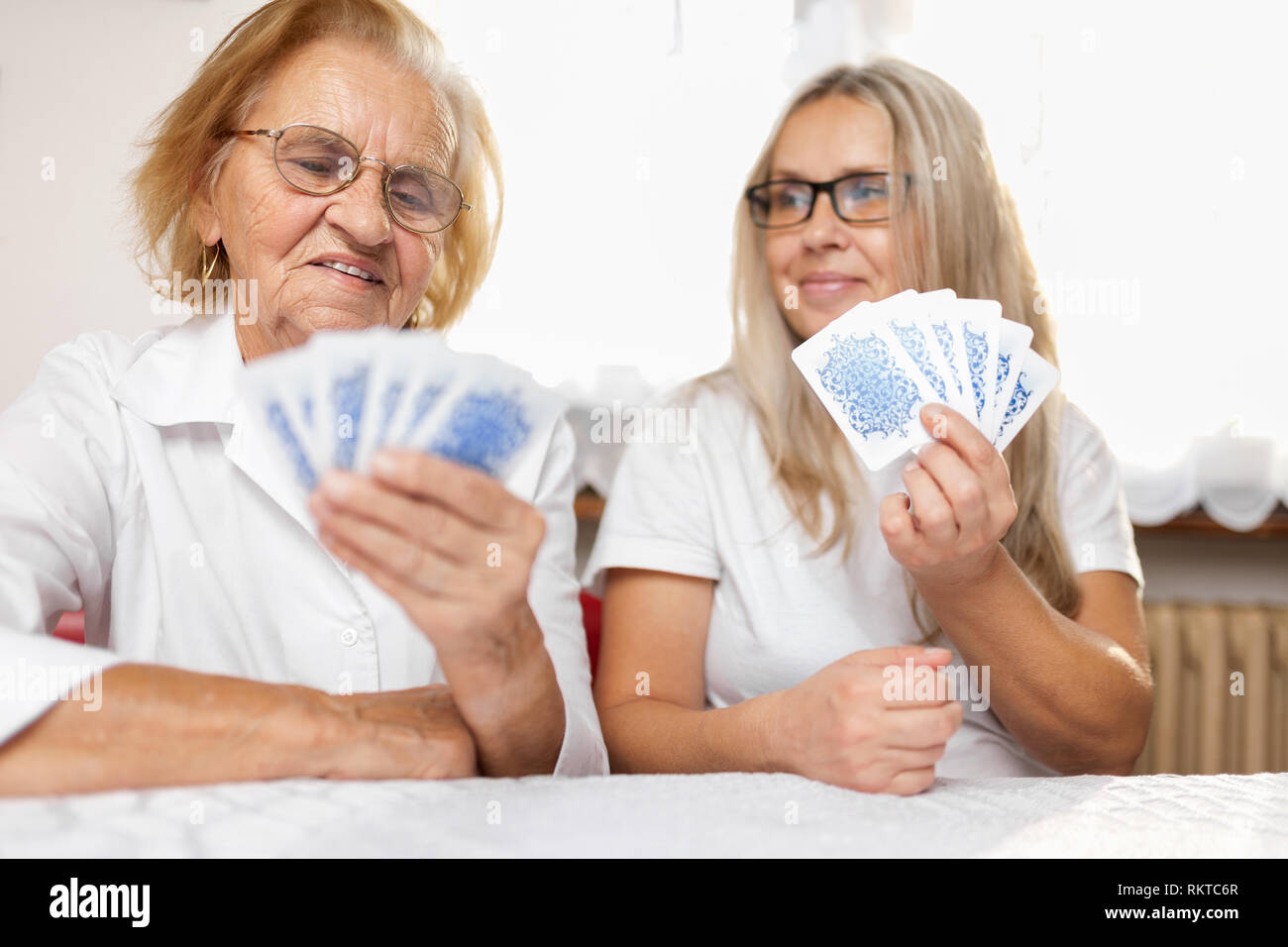 Die Betreuung und Unterstützung für ältere Menschen Stockfoto