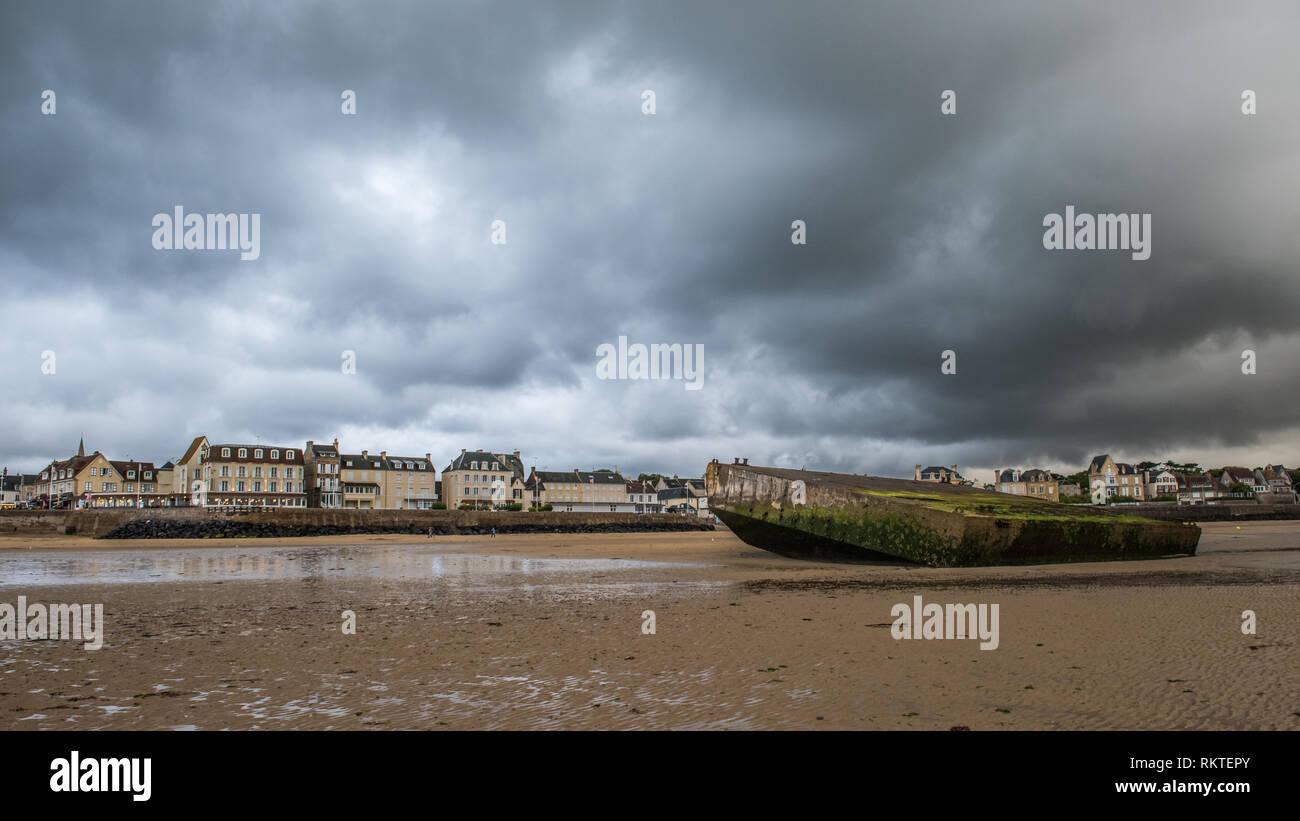 Arromanches in der Normandie, Gold Beach, war die Lage für Mulberry B eine der vorläufigen Hafen während der D-Day Landungen verwendet Stockfoto