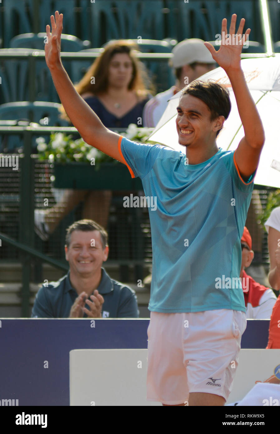 pics Sonego Girlfriend https www alamy de tennis player lorenzo sonego italien argentinien open 2019 image235969837 html