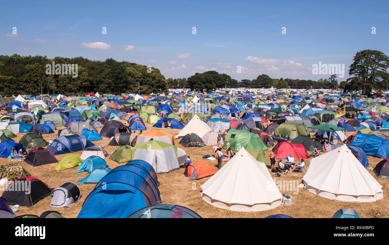 Eine Ansicht aller Campingplatz bei Latitude Festival 2018. Stockfoto