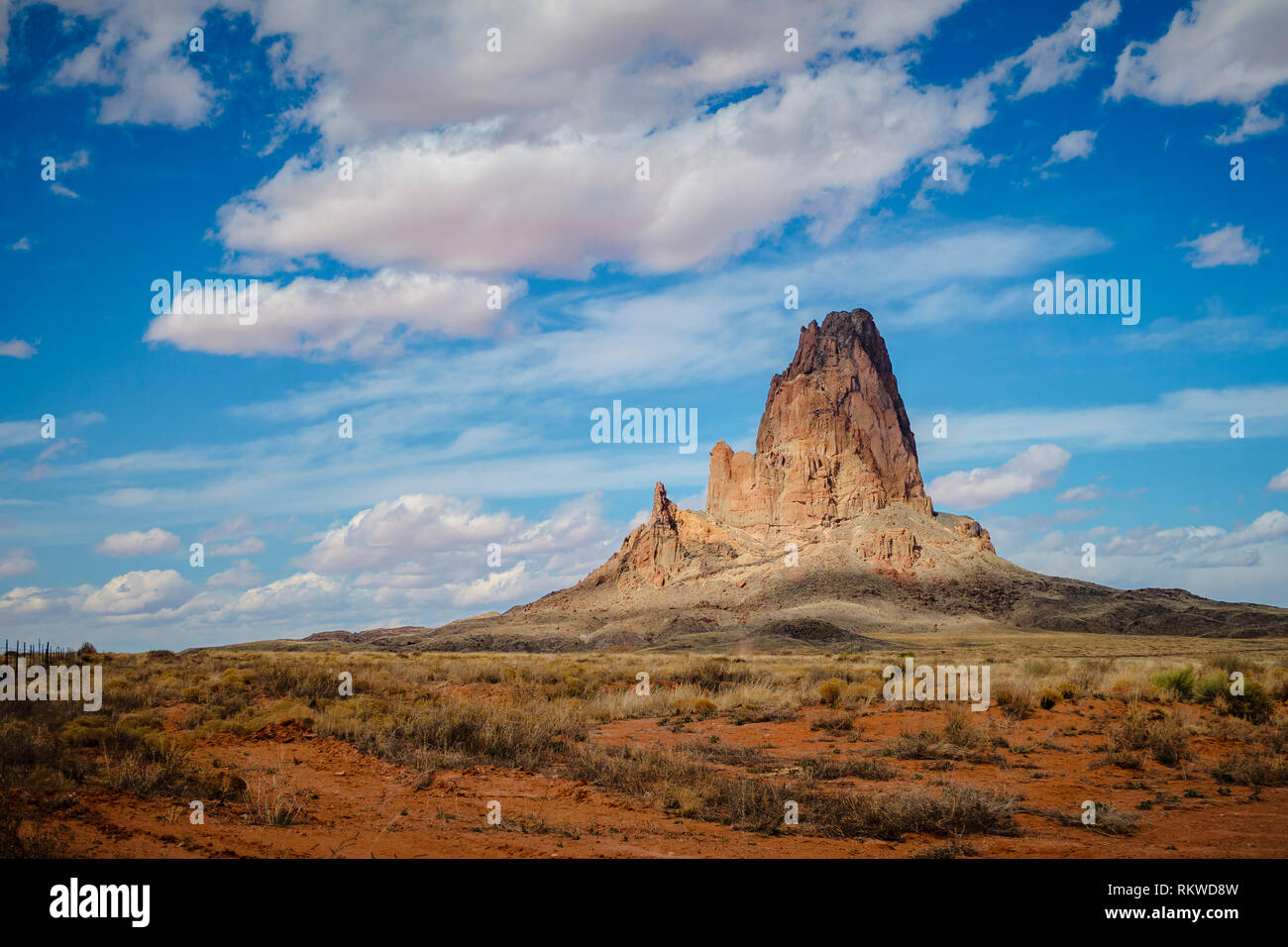 Agatha Peak auf dem Weg zum Monument Valley. Stockfoto