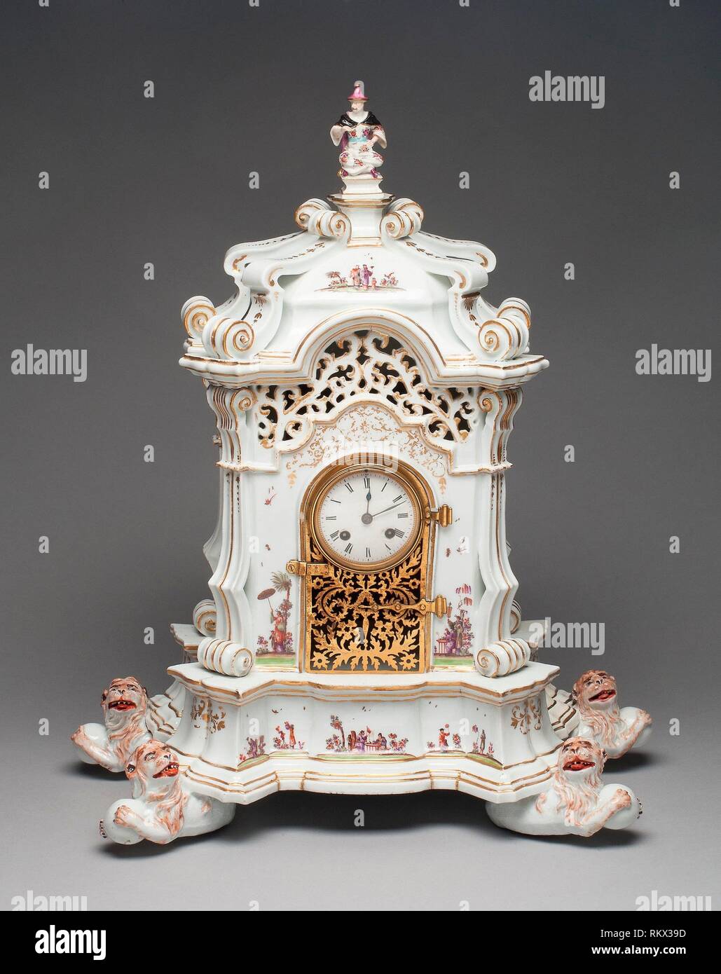Uhr - 1727/30 - Meißen Porzellanmanufaktur Deutsch, gegründet 1710 modelliert von George Fritzsche (Deutsch, 1681-1709) in der Art und Weise von Johann lackiert Stockfoto