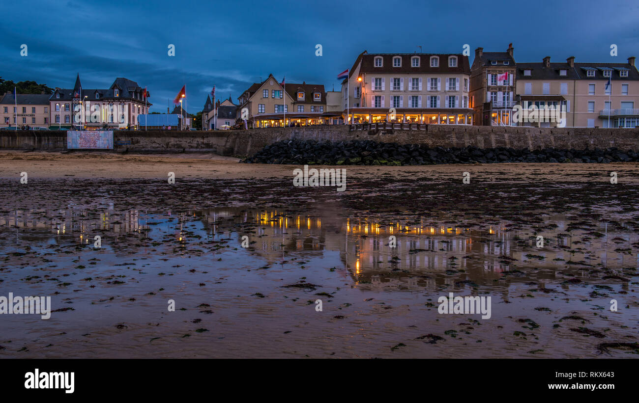 Arromanches in der Normandie, Gold Beach, war die Lage für Mulberry B eine der vorläufigen Hafen während der D-Day Landungen verwendet Stockfoto