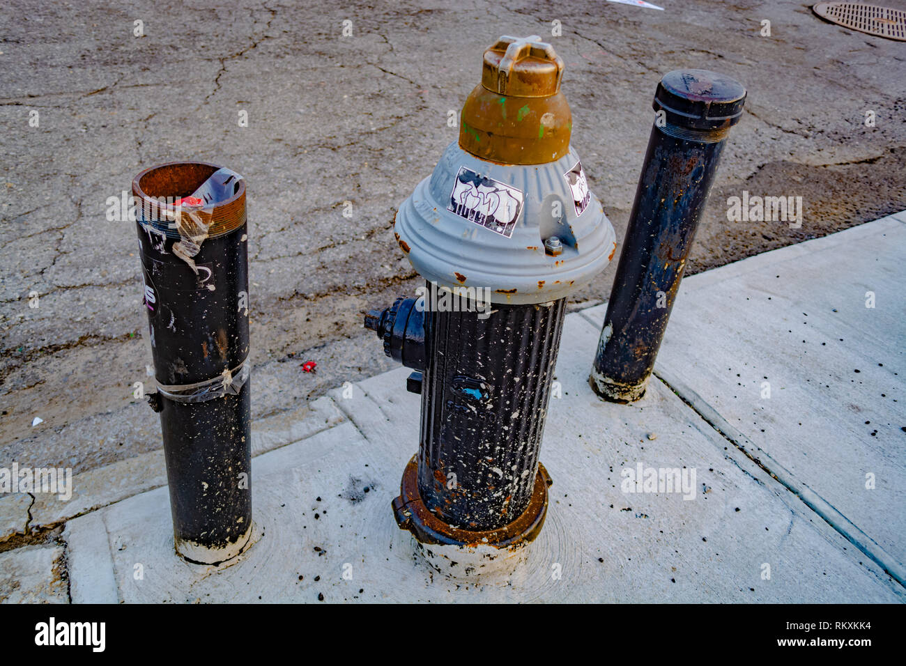 Schwarz und Rusty Hydranten auf der Straße von Brooklyn Stockfoto