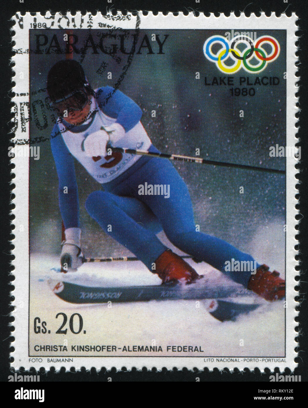 Russland KALININGRAD, 19. APRIL 2017: Briefmarke von Paraguay gedruckt, zeigt Christa Kinshofer bei Olympischen Winterspielen von Lake Placid, ca. 1980 Stockfoto