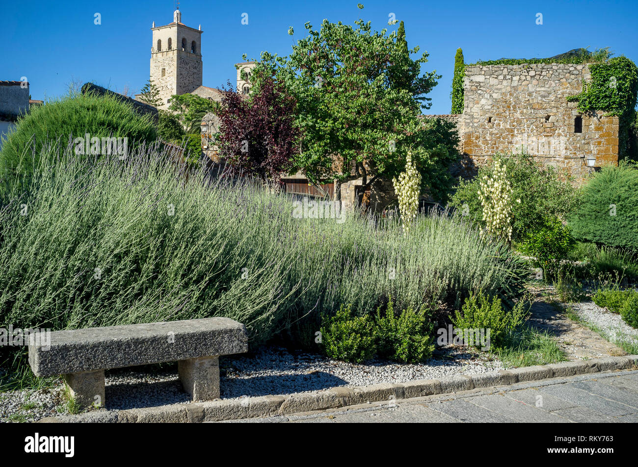 Eine ruhige Ecke in der Stadt Trujillo, nr. Caceres, Spanien, Geburtsort der Eroberer Francisco Pizarro. Stockfoto