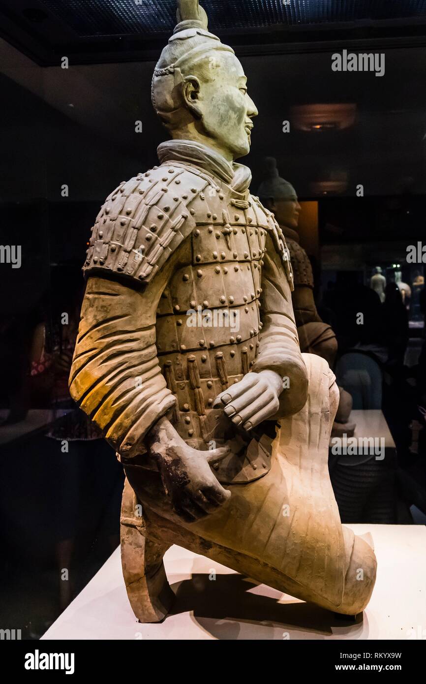 Statue chinesischer Terrakotta-Krieger, Steinfigur, H. 48 cm, 6 kg, Grau