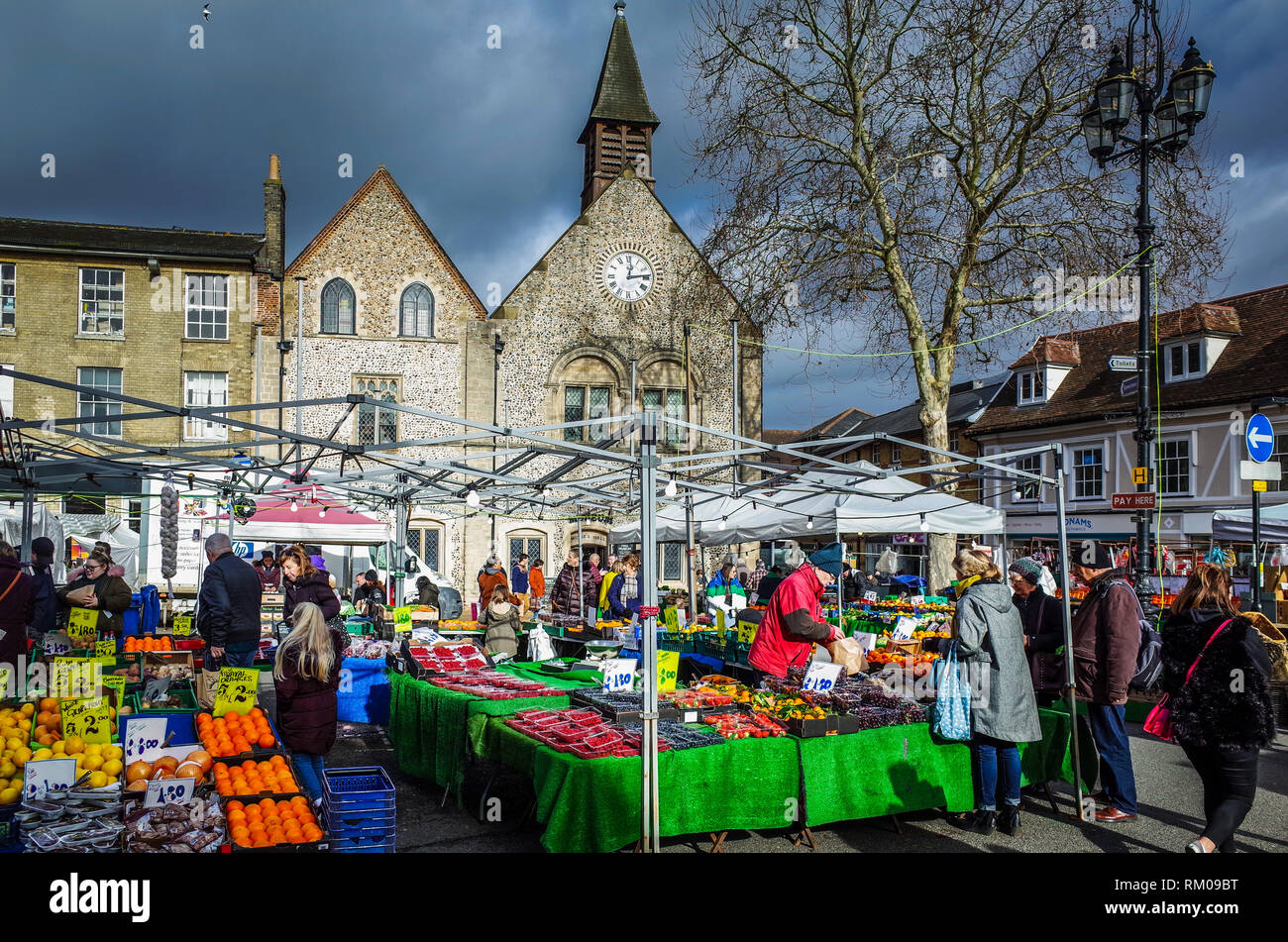 Bury St Edmunds Markt - die blühenden Markt in Suffolk Stadt Bury St Edmunds in East Anglia UK Stockfoto