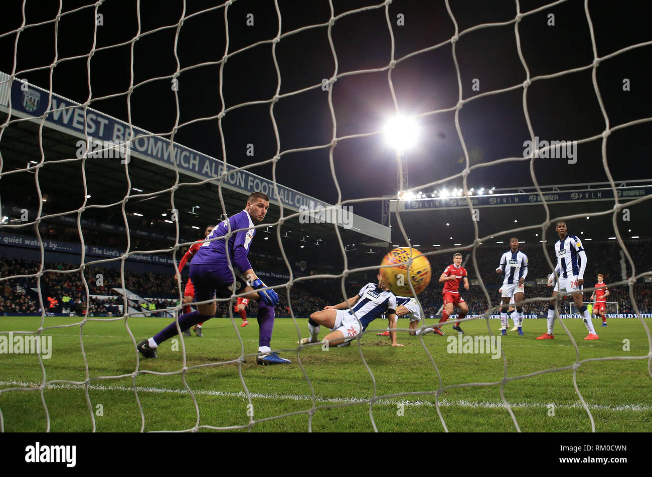 Nottingham Forest Ryan Yates Kerben erste Ziel seiner Seite des Spiels während der Sky Bet Championship Match in West Bromwich, West Bromwich. Stockfoto