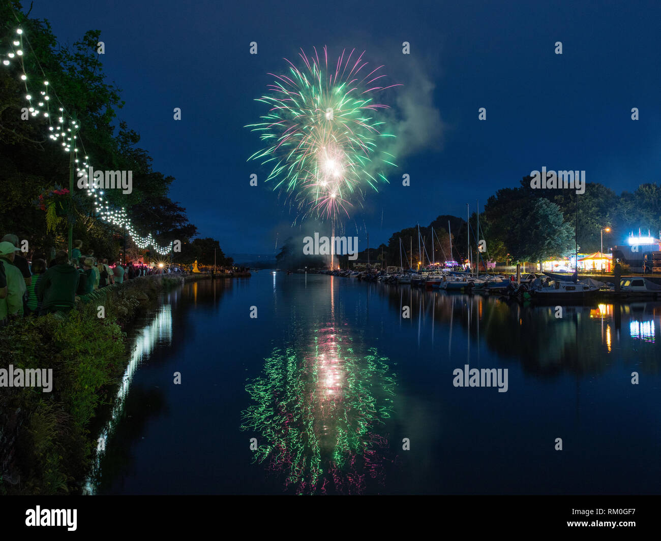Ein Feuerwerk der finale faire Woche in Kingsbridge. Stockfoto