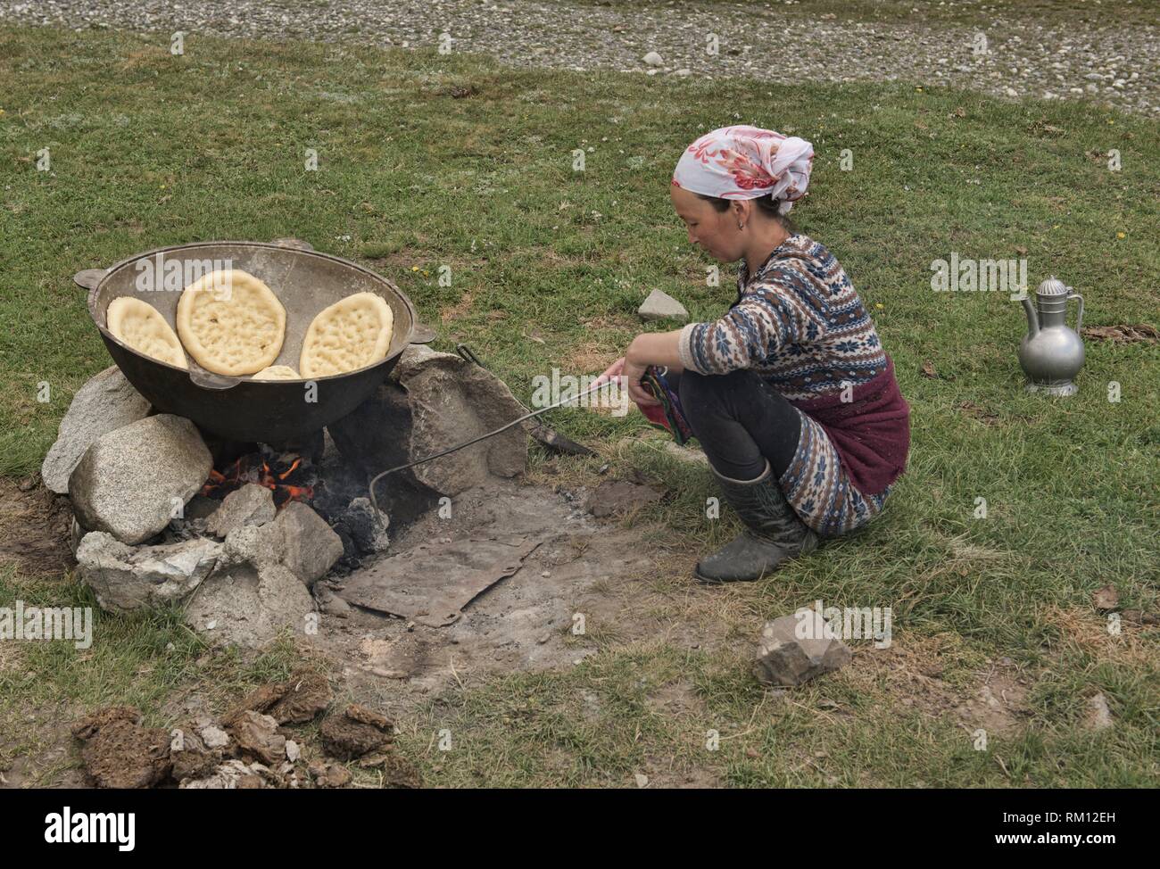 kirgisisches-brot-fotos-und-bildmaterial-in-hoher-aufl-sung-alamy