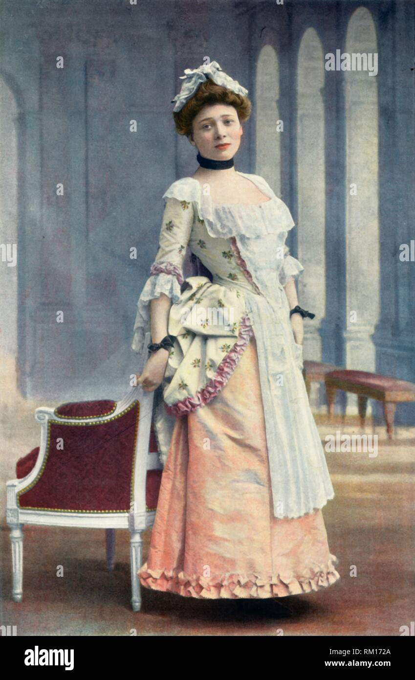 "Comedie-Francaise. Mlle. Marie Leconte. Rolle de Lisette. - Le Jeu de L'Amour Et Du Hasard", 1904. Schöpfer: Unbekannt. Stockfoto