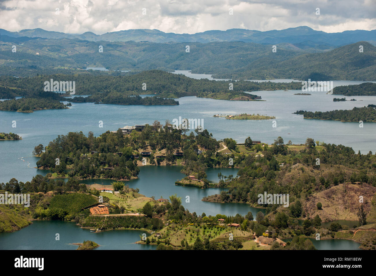 Guadape, Antioquia, Kolumbien: El Penol de Guatapè. Stockfoto