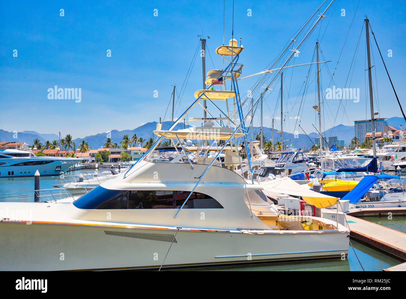 Puerto Vallarta, Mexiko-22 April 2018: Marina und Yacht Club Area in Puerto Vallarta Stockfoto