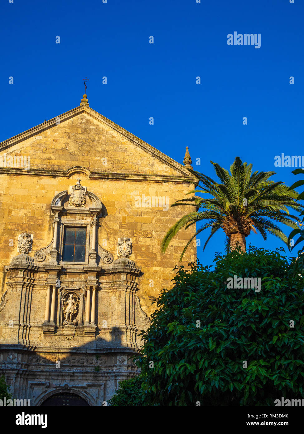 Fassade der Kirche San Francisco in Cordoba, Spanien. Stockfoto