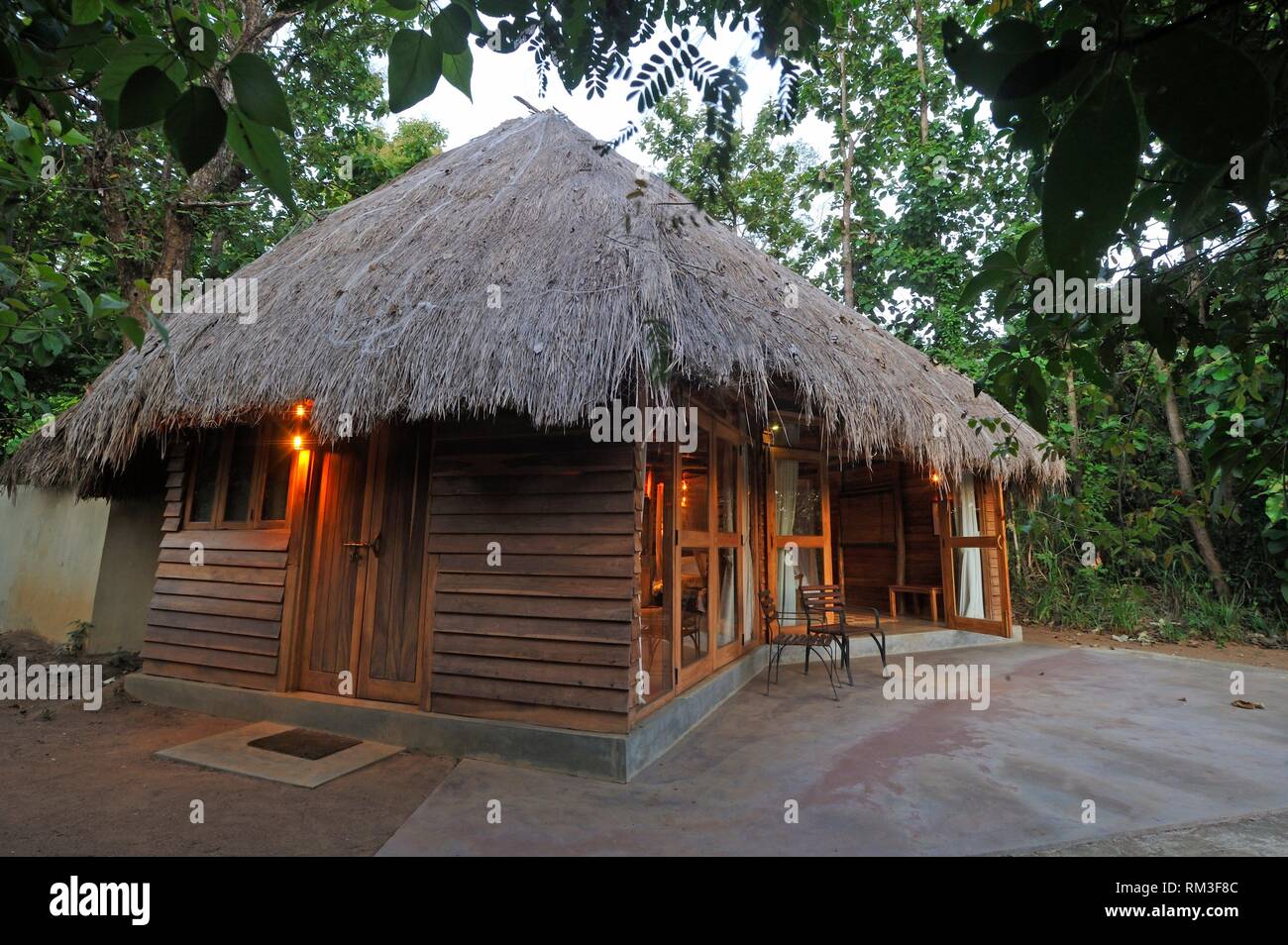 Bungalow der Gal Oya Lodge, Gal Oya Nationalpark, Sri Lanka, Indien, Südasien. Stockfoto