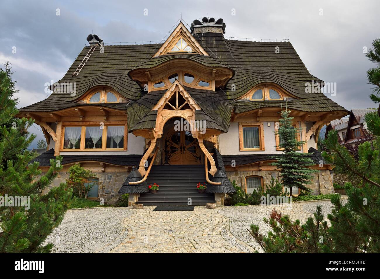 Maison Moderne de style Zakopane revisite, Zakopane, Region Podhale, Massif des Tatra, Provinz Malopolska (Petite Pologne), Pologne, Europa Stockfoto