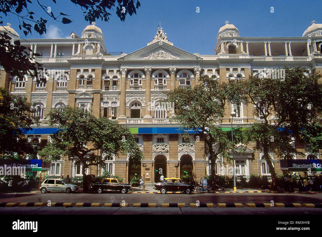 Die Standard Chartered Bank, Hutatma Chowk, Mumbai, Maharashtra, Indien, Asien Stockfoto