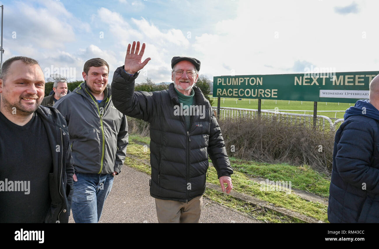Brighton, UK. 13 Feb, 2019. Racing wieder an Plumpton Racecourse in Sussex nach den jüngsten Aussetzung der Pferderennen in Großbritannien wegen eines Ausbruchs der Equine Grippe: Simon Dack/Alamy leben Nachrichten Stockfoto