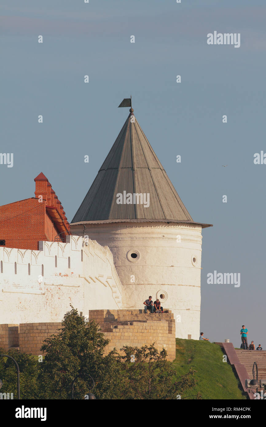 Rahmen des nordwestlichen Turm und westlichen Anonym runden Turm. Kazan, Russland Stockfoto