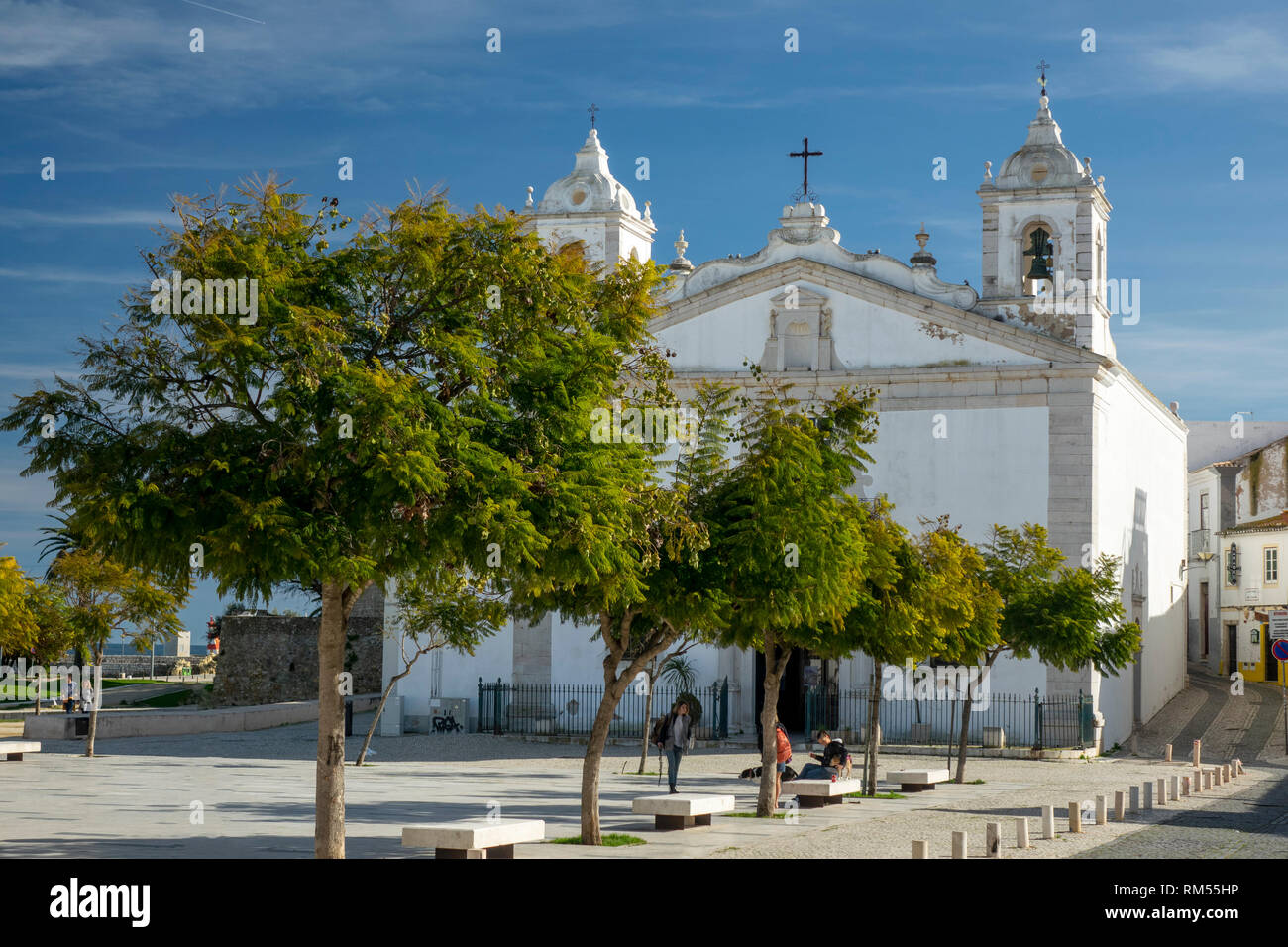 Die Kirche von Santa Maria (Igreja de Santa Maria), auf dem Hauptplatz Praca Infante Dom Henrique Lagos Algarve Portugal Stockfoto