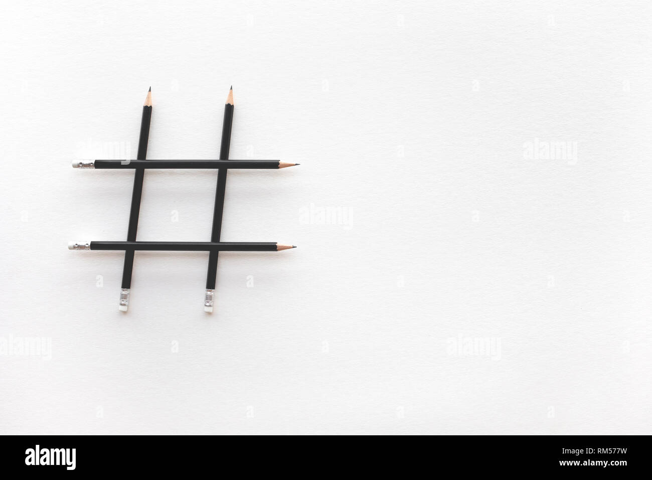 Soziale Medien und Kreativität Konzepte mit Hashtag Zeichen aus Bleistift. Digital Marketing Bilder. Macht der Konversation. Stockfoto