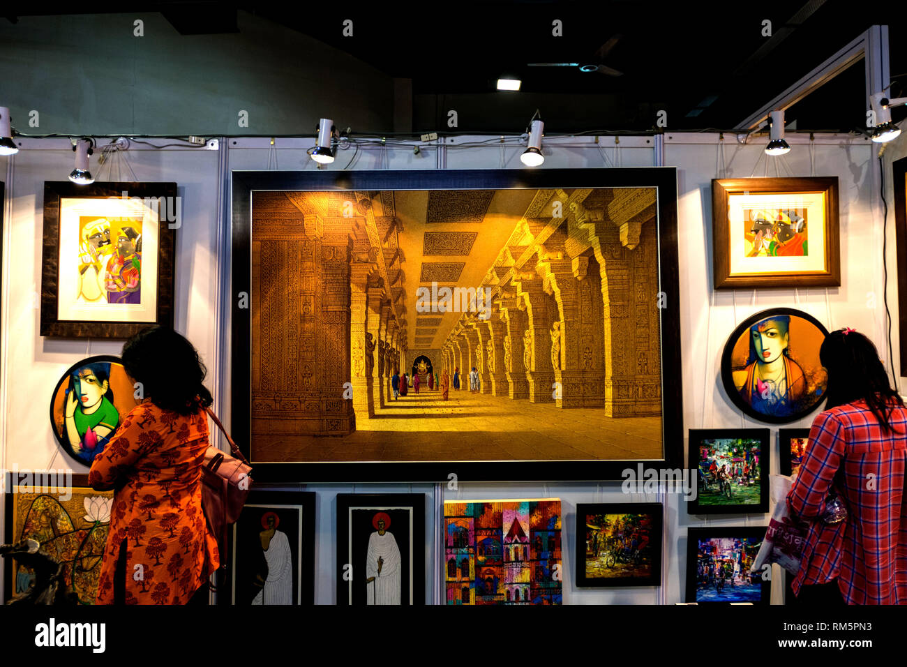 Frauen Bilder in Galerie, Indien, Asien Stockfoto