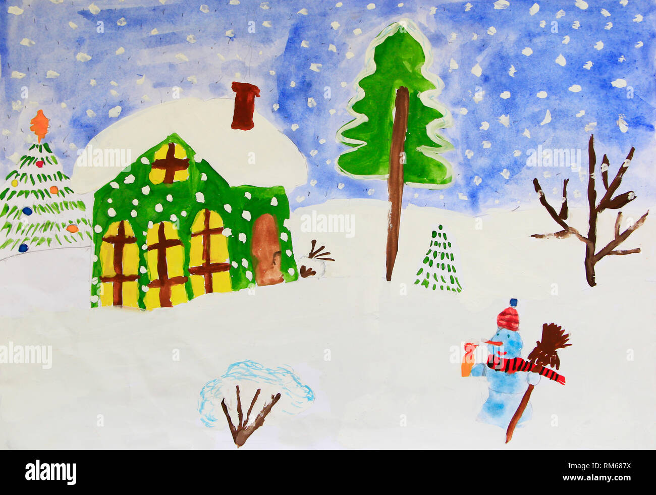 Weihnachten kindische Zeichnung der fabelhafte Schneemann und Haus. Kinder Lustige Zeichnung des Hauses stehen auf verschneiten Hügel Schneemann und Schneefall. Winter drawi Stockfoto