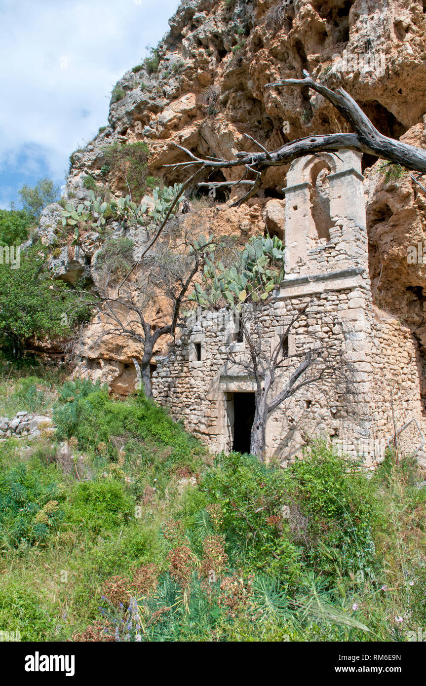 Die frühen Christlichen Chiesa Rupestre Madonna di Monteverde, rock