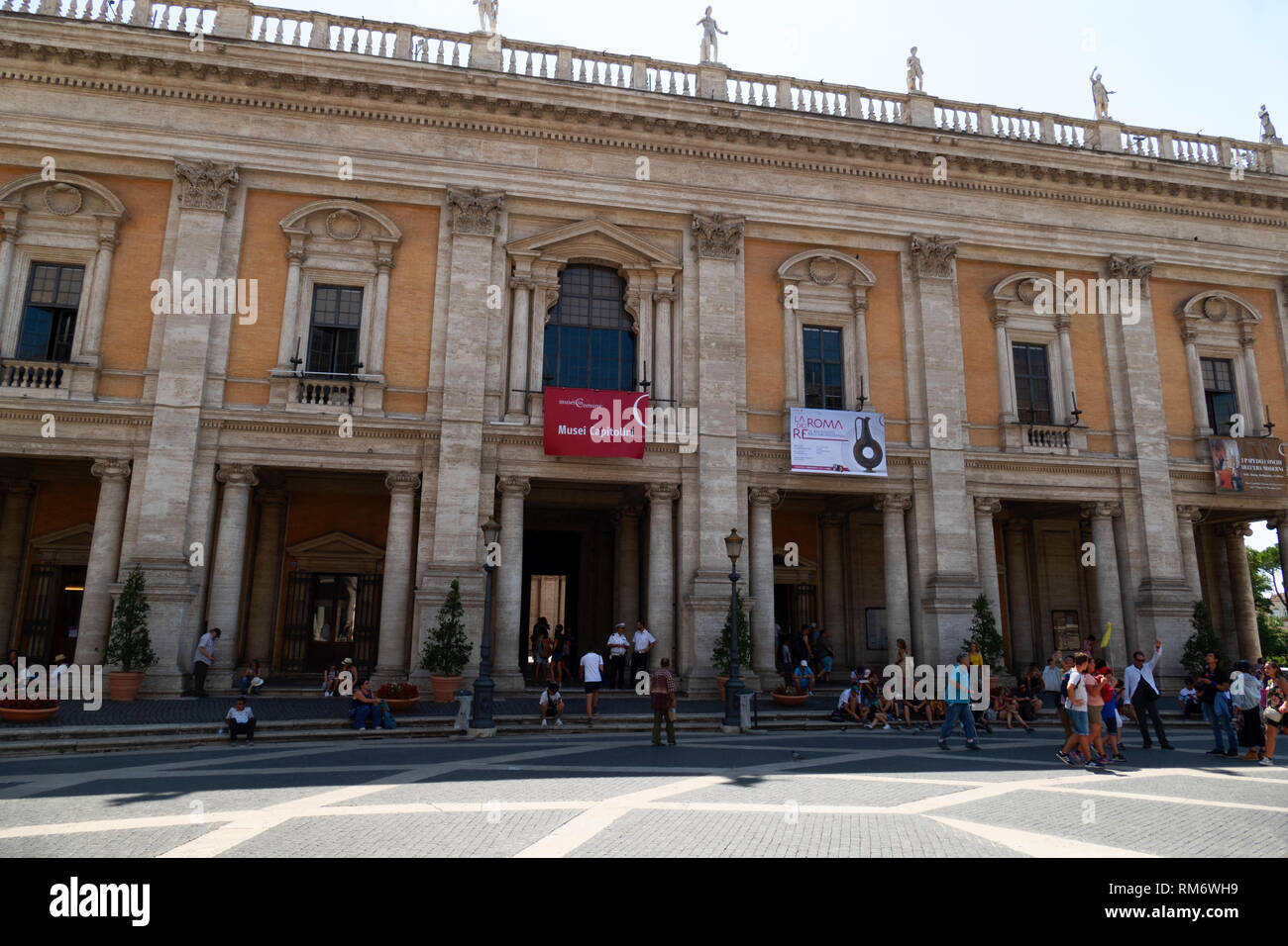 Piazza del Campidoglio, oben auf dem Kapitol, mit der Fassade des ...