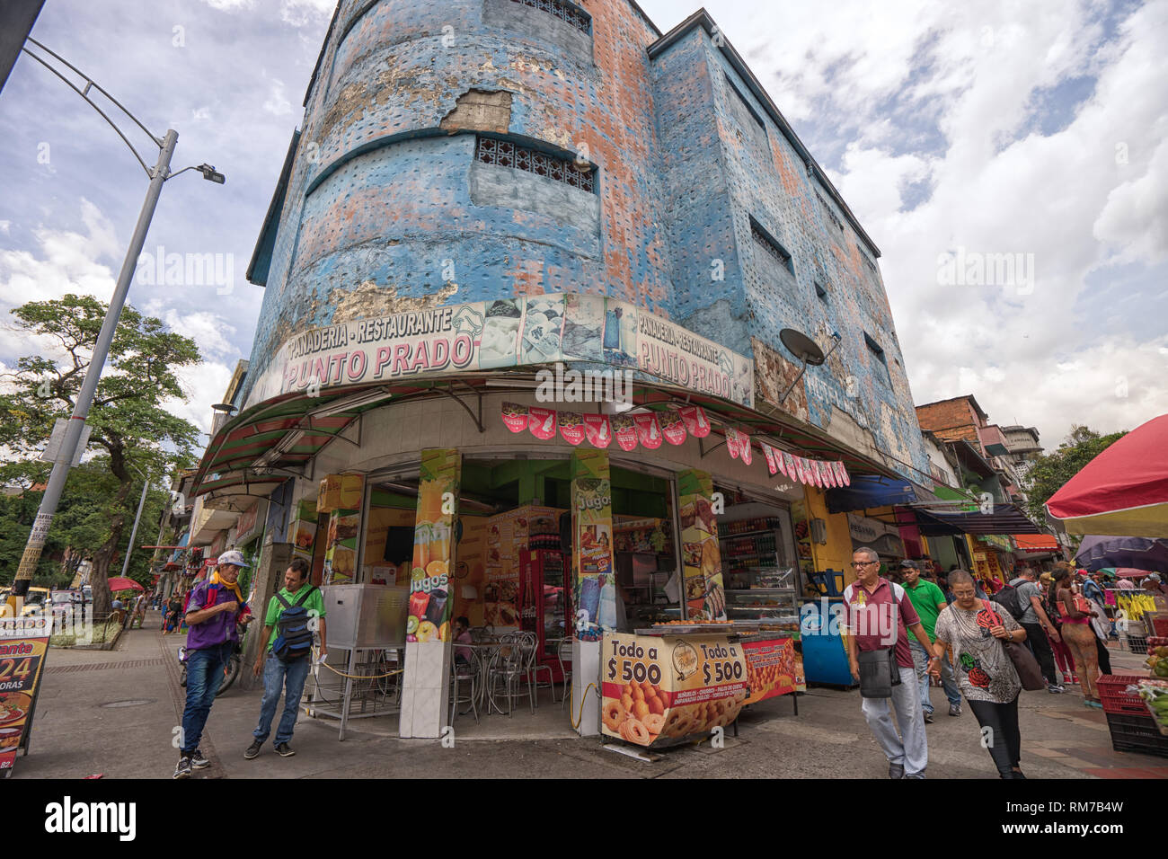 Medellin, Kolumbien - 26. Juli 2018: Street View des Prado Bereich Stockfoto