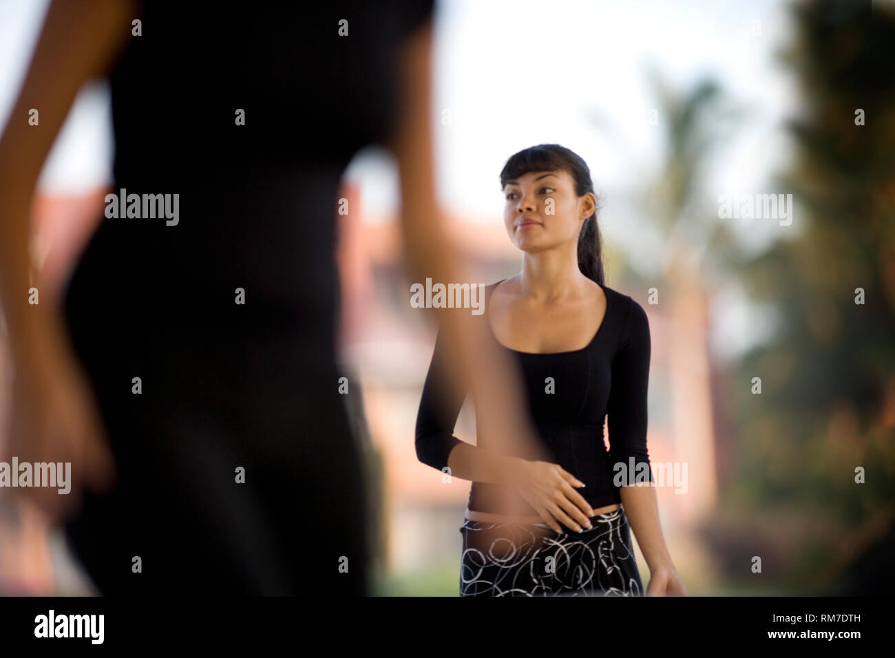 Porträt einer Frau mit schwarzen Kleid. Stockfoto