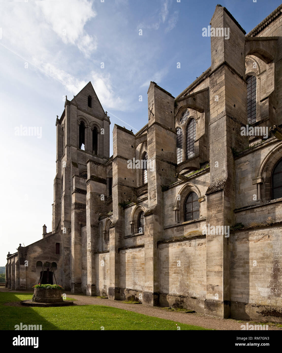 Frankr ële-de-France St-Leu-d" esserent Abbatiale St-Nicolas 65709 Teilansicht von Norden Stockfoto