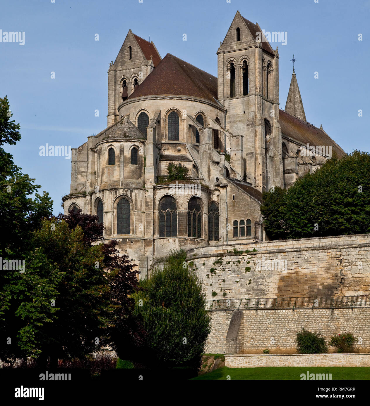 Frankr ële-de-France St-Leu-d" esserent Abbatiale St-Nicolas 65726 Ansicht von Ost-SŸd-Ost Stockfoto