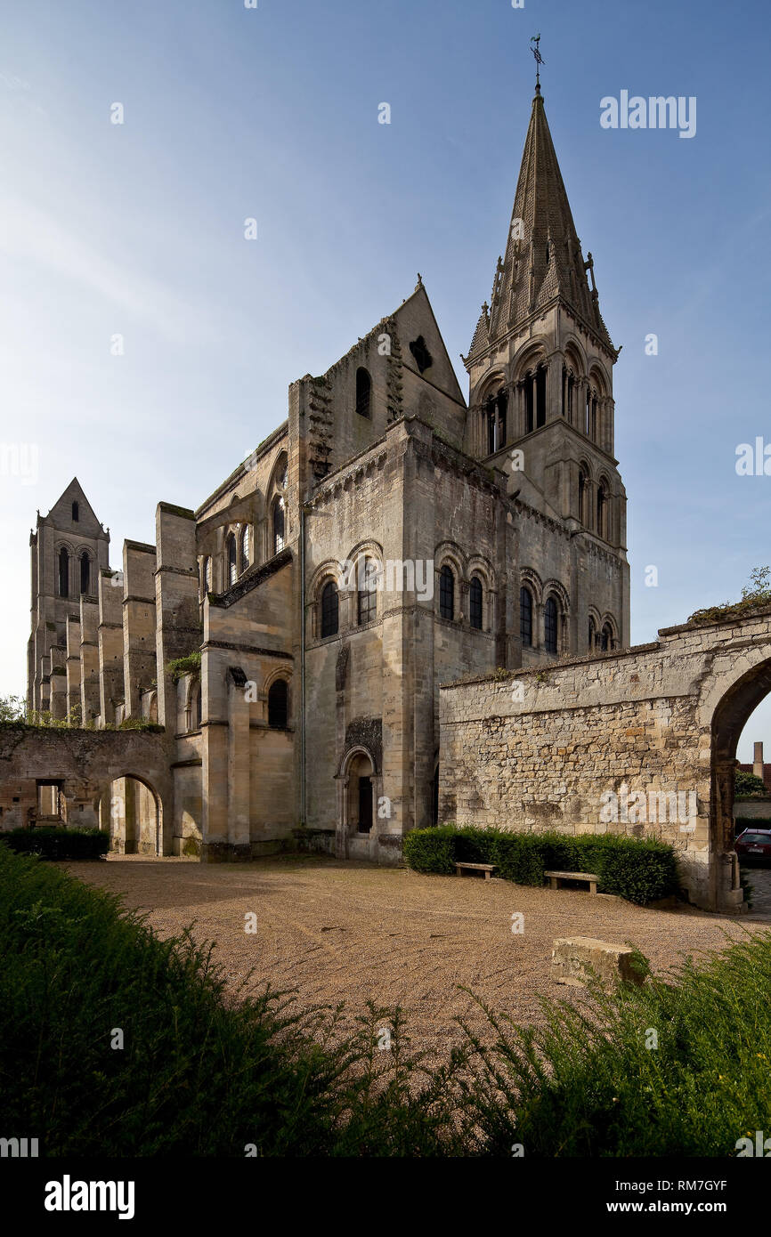 Frankr ële-de-France St-Leu-d" esserent Abbatiale St-Nicolas 65705 Ansicht von Norden Stockfoto