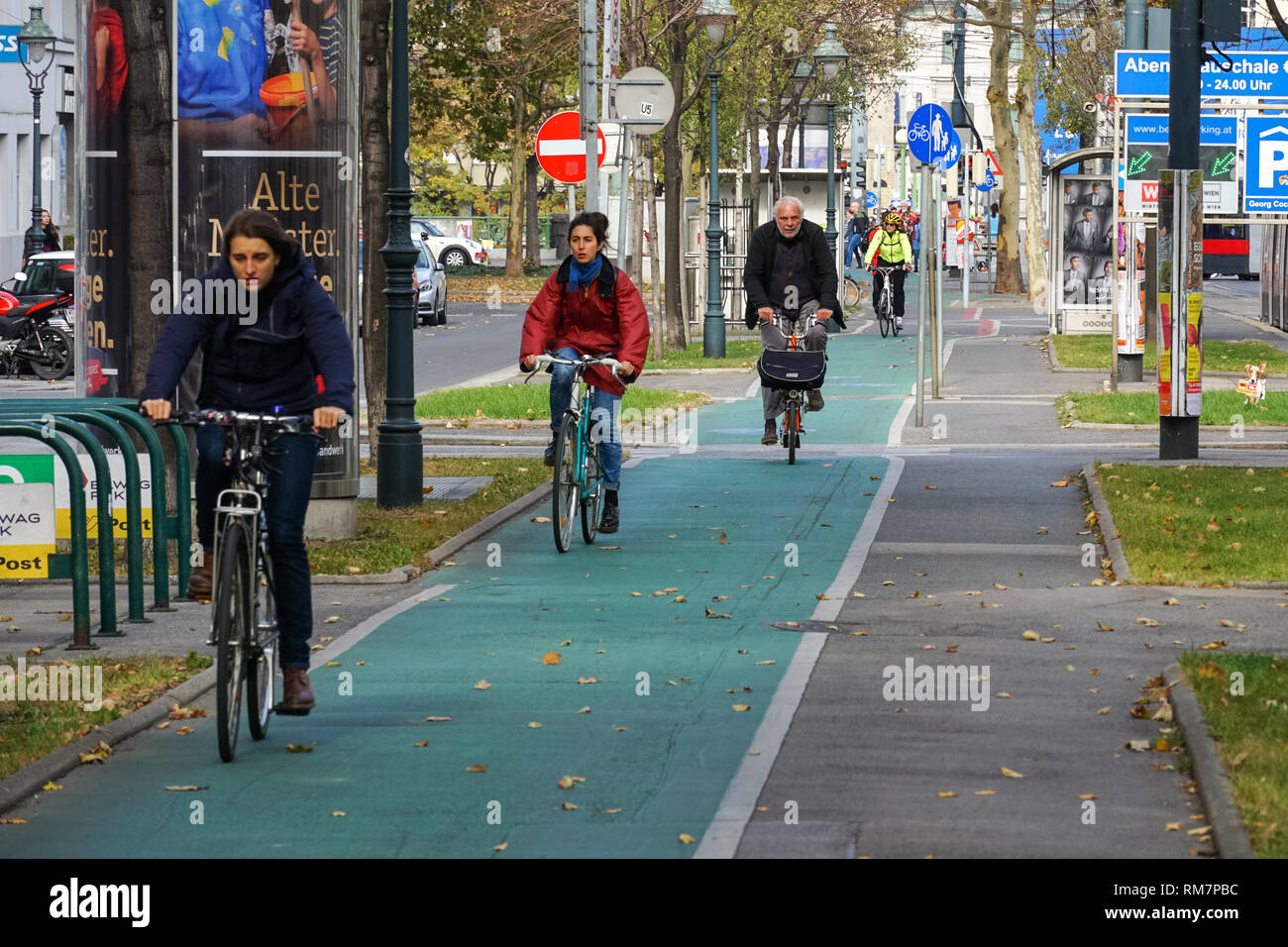 Radfahrer auf der Ringstraße in Wien, Österreich Stockfoto