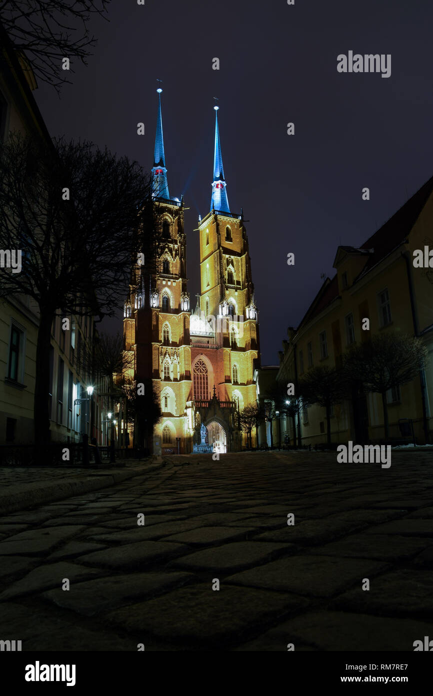 Ansicht des Ostrow Tumski: Breslauer Dom - Dom St. Johannes der Täufer in Breslau. Ostrow Tumski, Wroclaw, Polen. Stockfoto