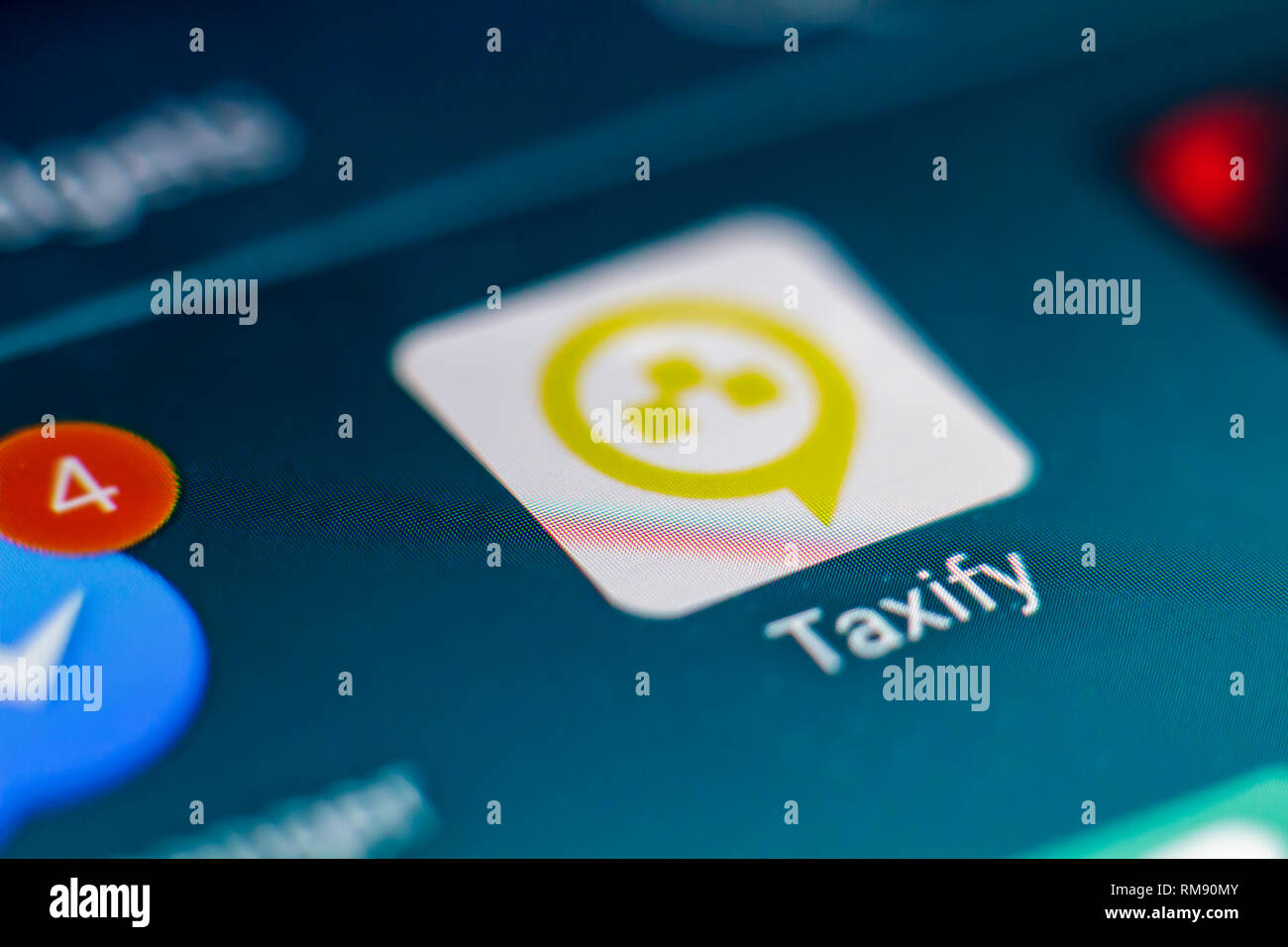 Lissabon, Portugal - ca. Februar 2019: Taxify app auf Bildschirm des Smartphones Stockfoto